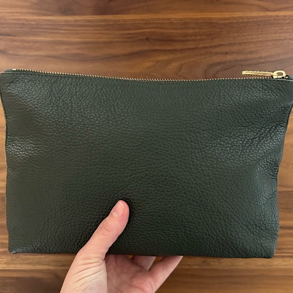 Cuyana Pebbled Leather Clutch in Dark Olive (Dark Green) - Picture 3 of 6